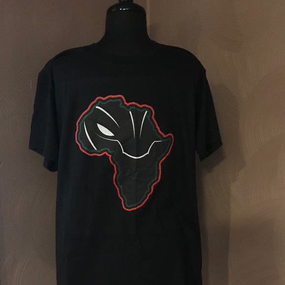 Gildan Other - Black Panther T-Shirt